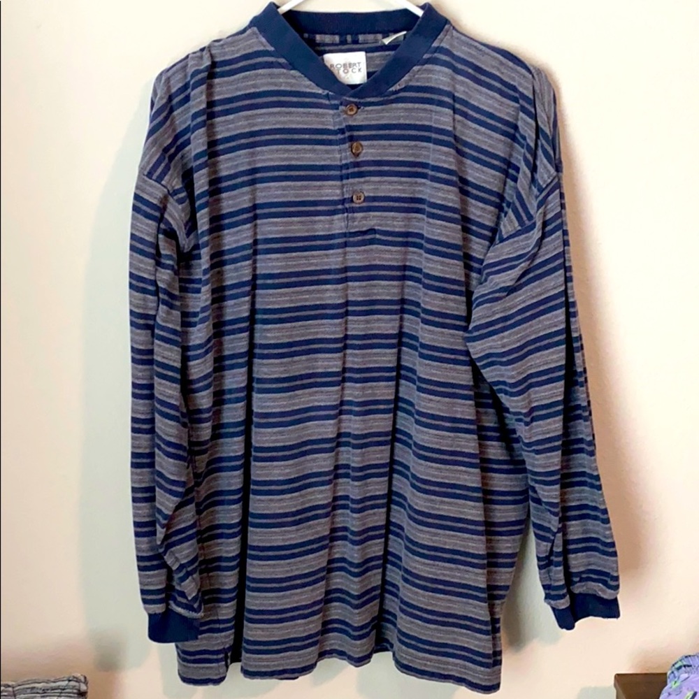 Men’s long sleeve casual shirt.
